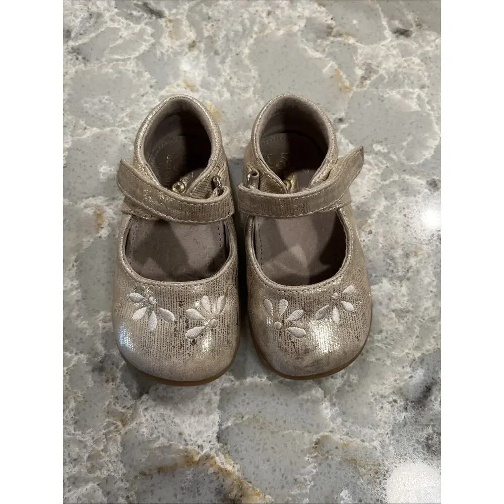 See Kai Run Toddler Girls Sz 6 Mary Jane Kids Silver Metallic Embroidered Daisy